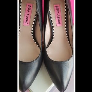 Betsy Johnson pumps